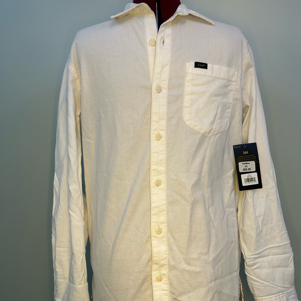 Lee classic white long sleeve men’s button down - Size Small.